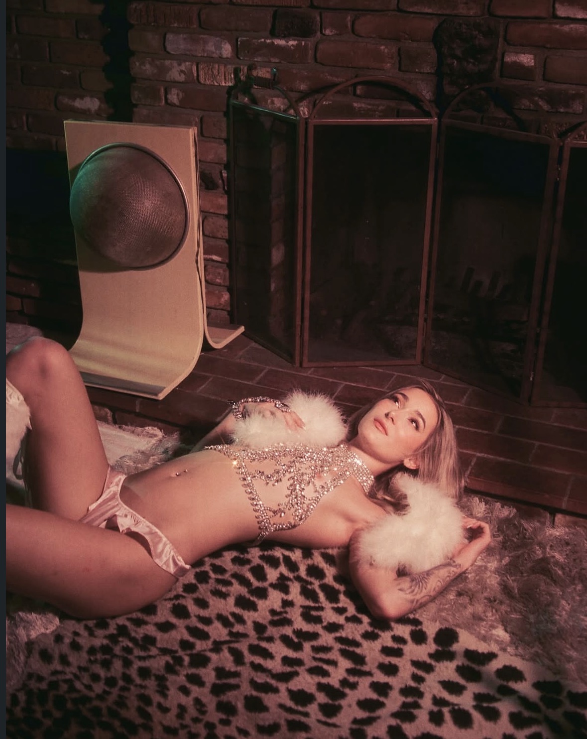 Thea Summers Luxury Portrait 3